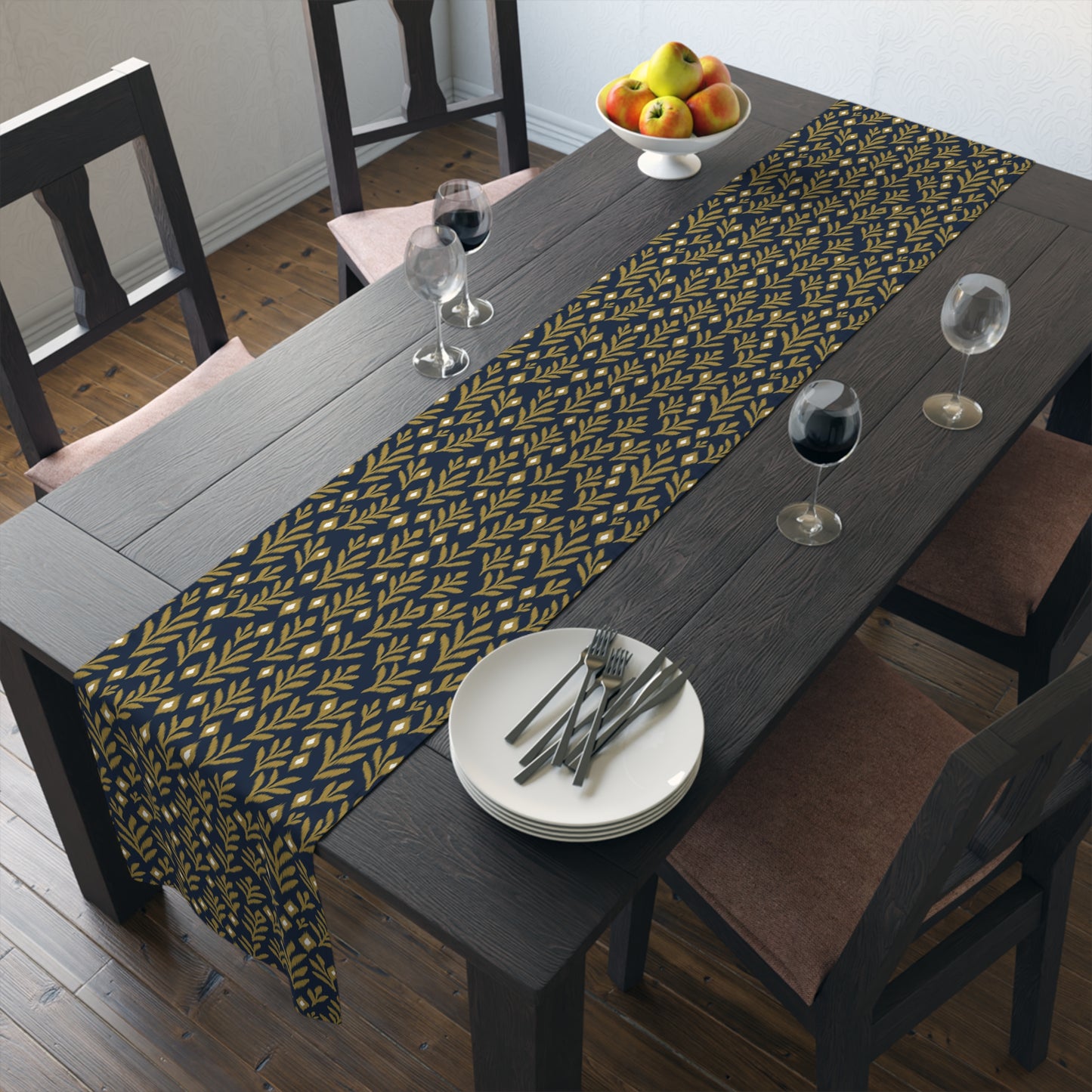 Table Runner | Notre Dame, Indiana | Laurel