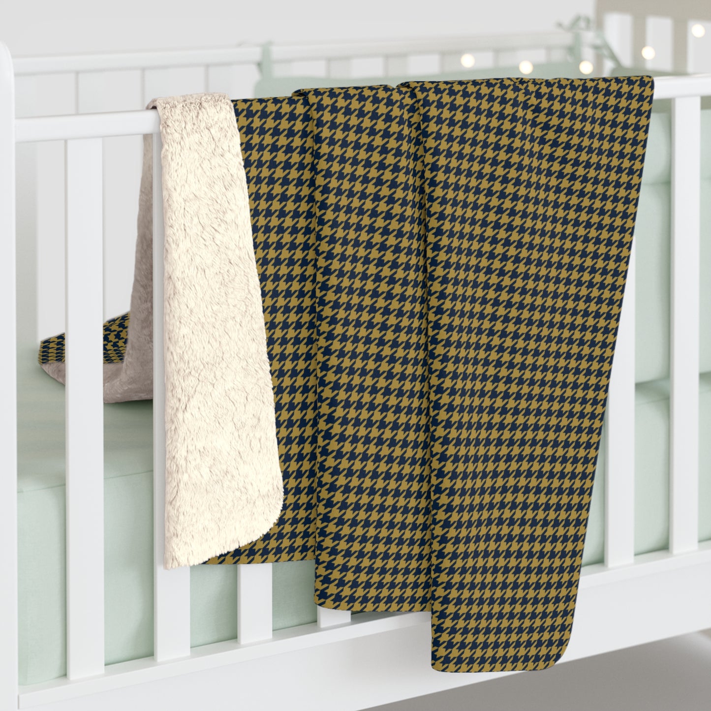 Sherpa Blanket | Notre Dame, Indiana | Houndstooth