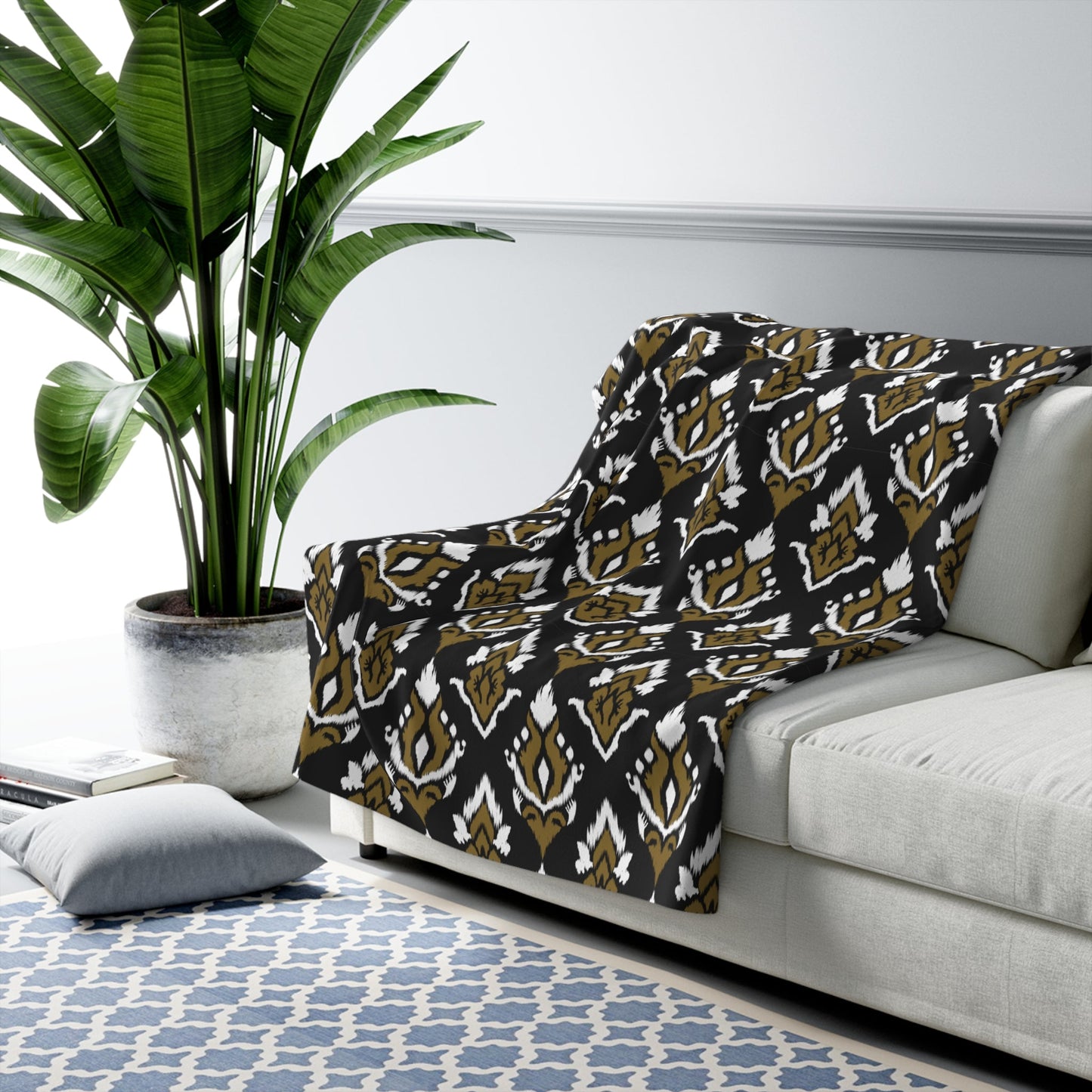 Sherpa Fleece Blanket | Black & Gold | Ikat