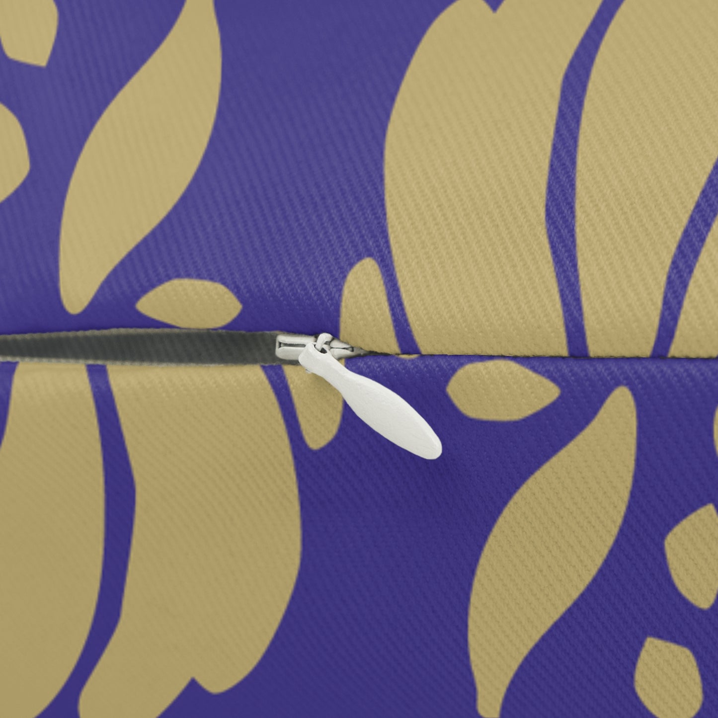 Pillow | Harrisonburg, Virginia | Bellis