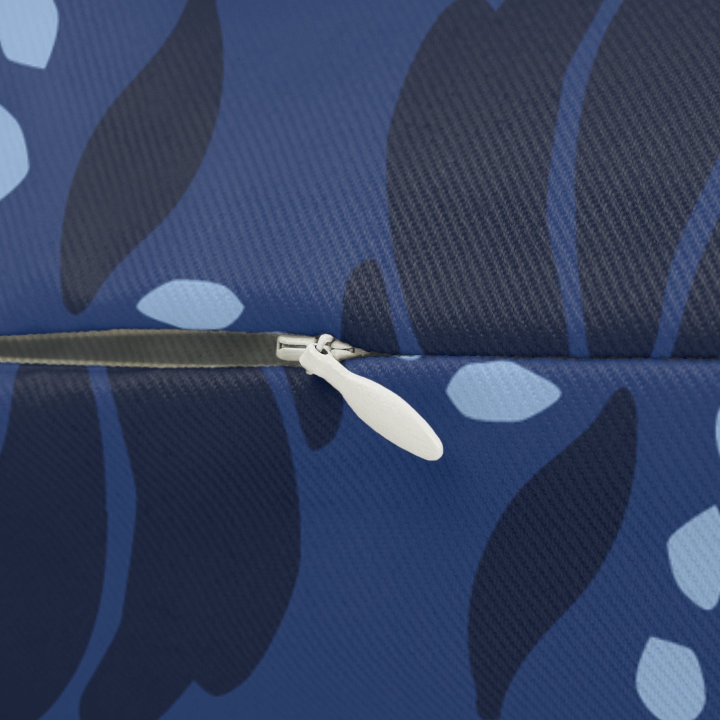 Pillow | Navy & White | Bellis