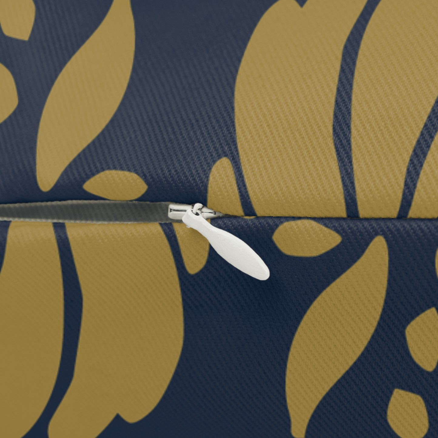 Pillow | Notre Dame, Indiana | Bellis