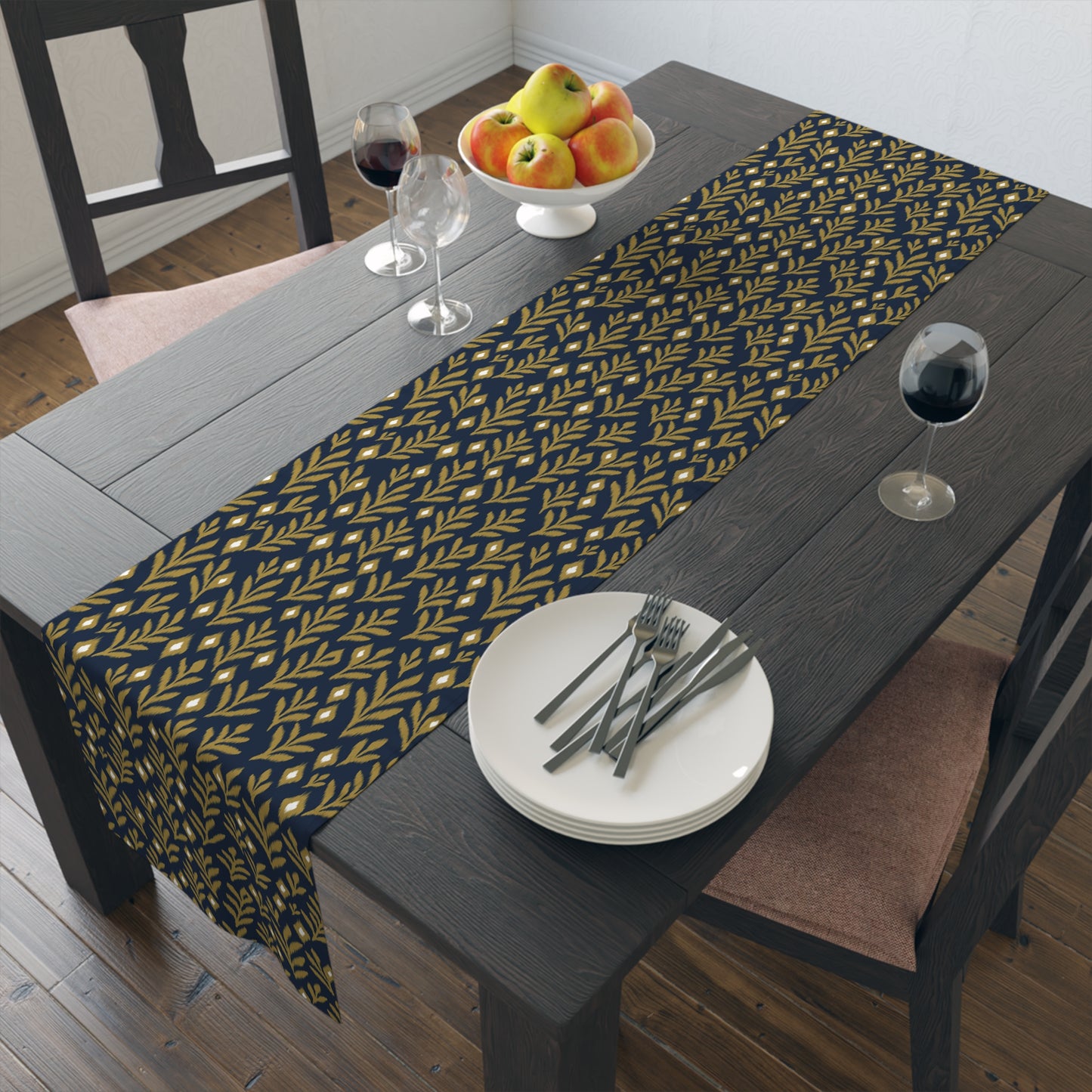Table Runner | Notre Dame, Indiana | Laurel