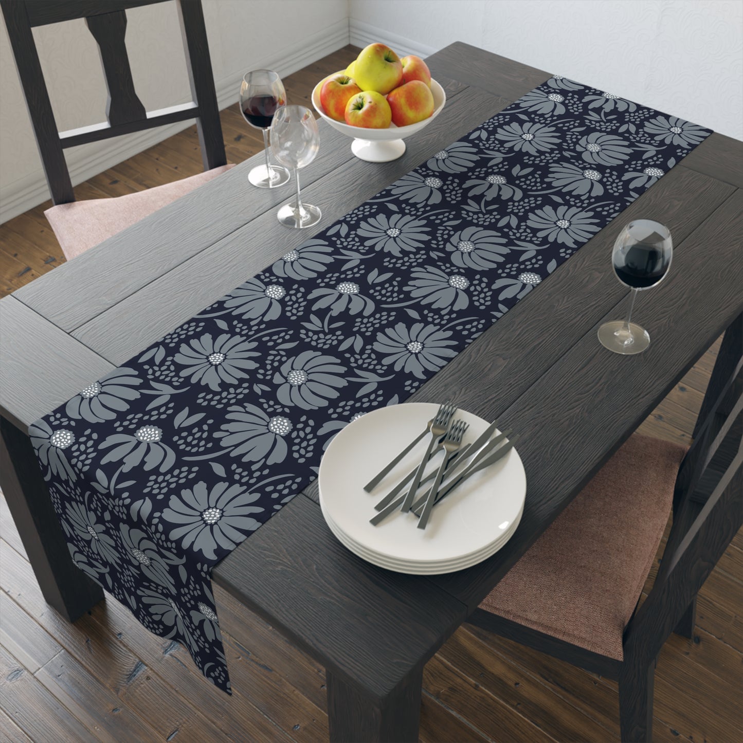 Table Runner | Storrs, Connecticut | Bellis