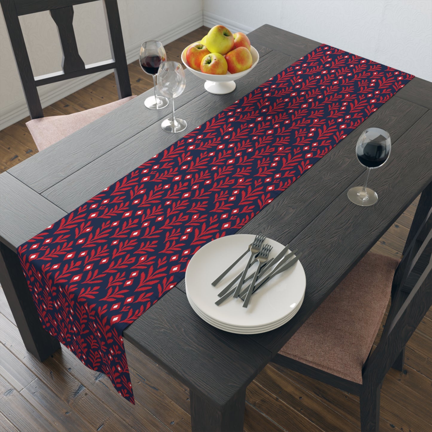 Table Runner | Oxford, Mississippi | Laurel