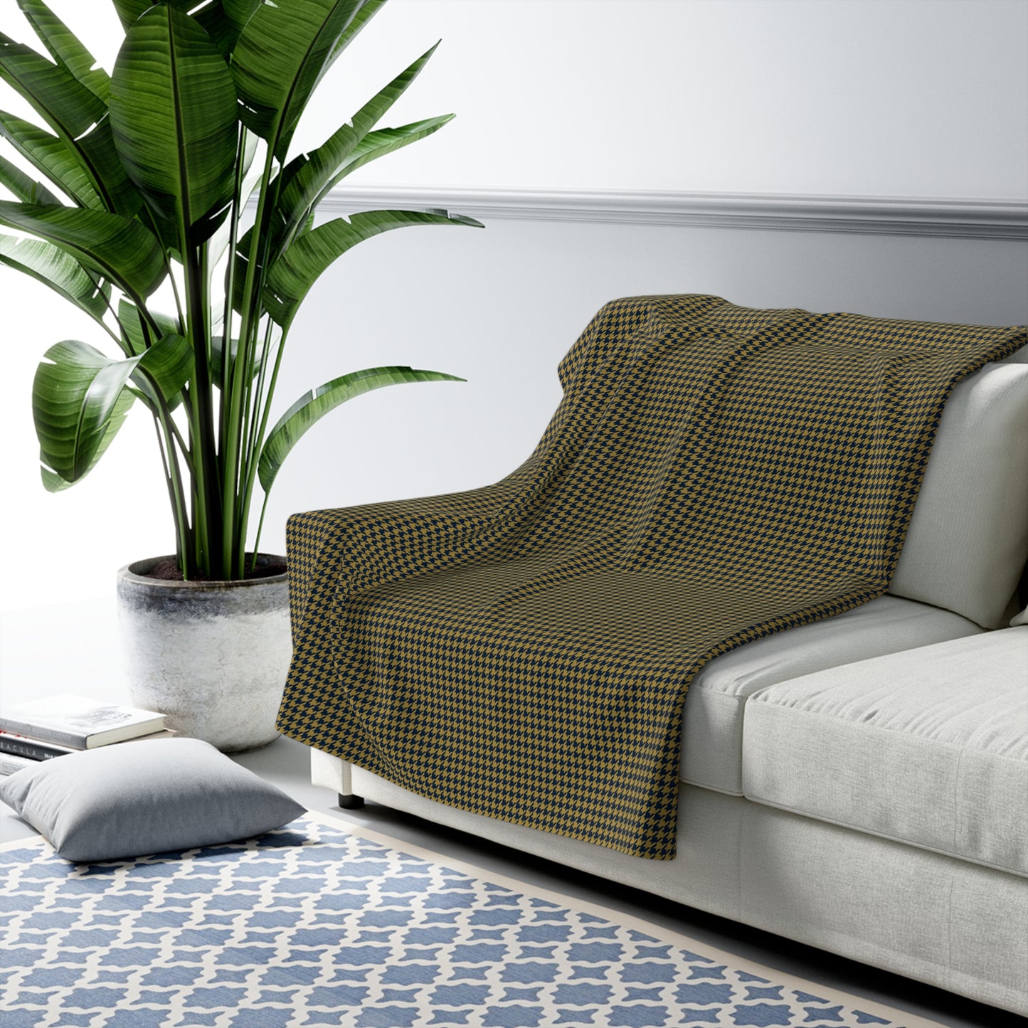 Sherpa Blanket | Notre Dame, Indiana | Houndstooth