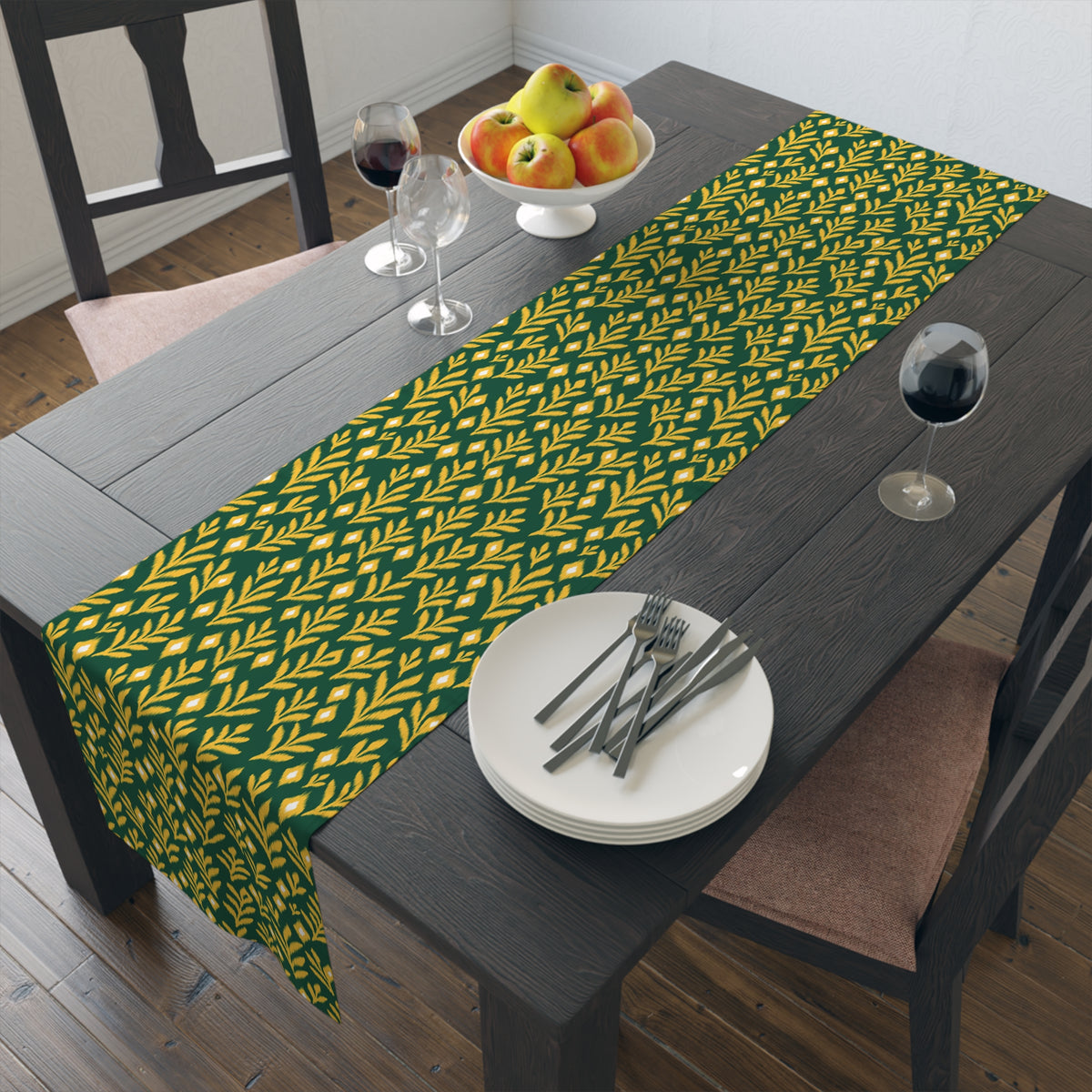 Table Runner | Fairfax, Virginia | Laurel