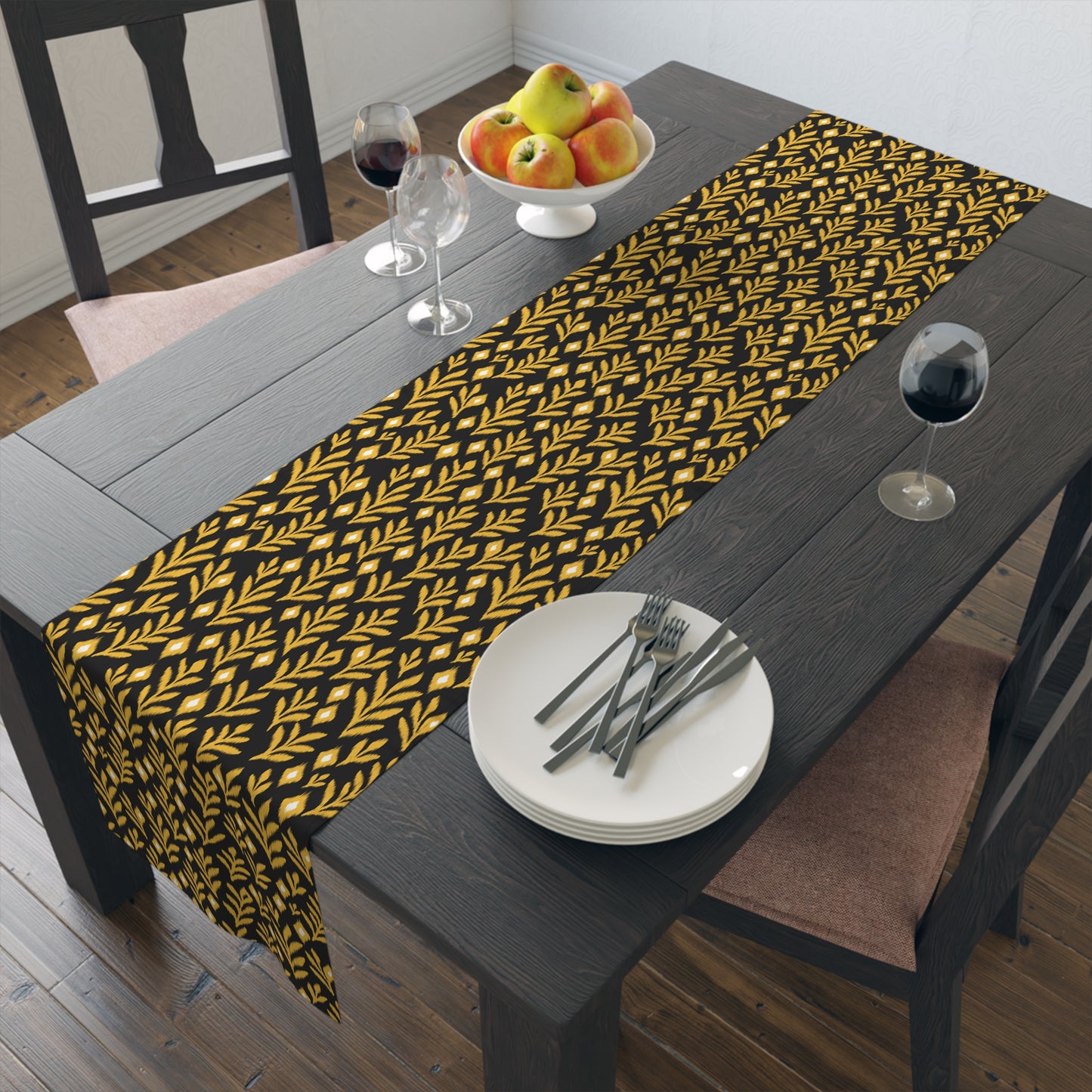 Table Runner | Kennesaw, Georgia | Laurel