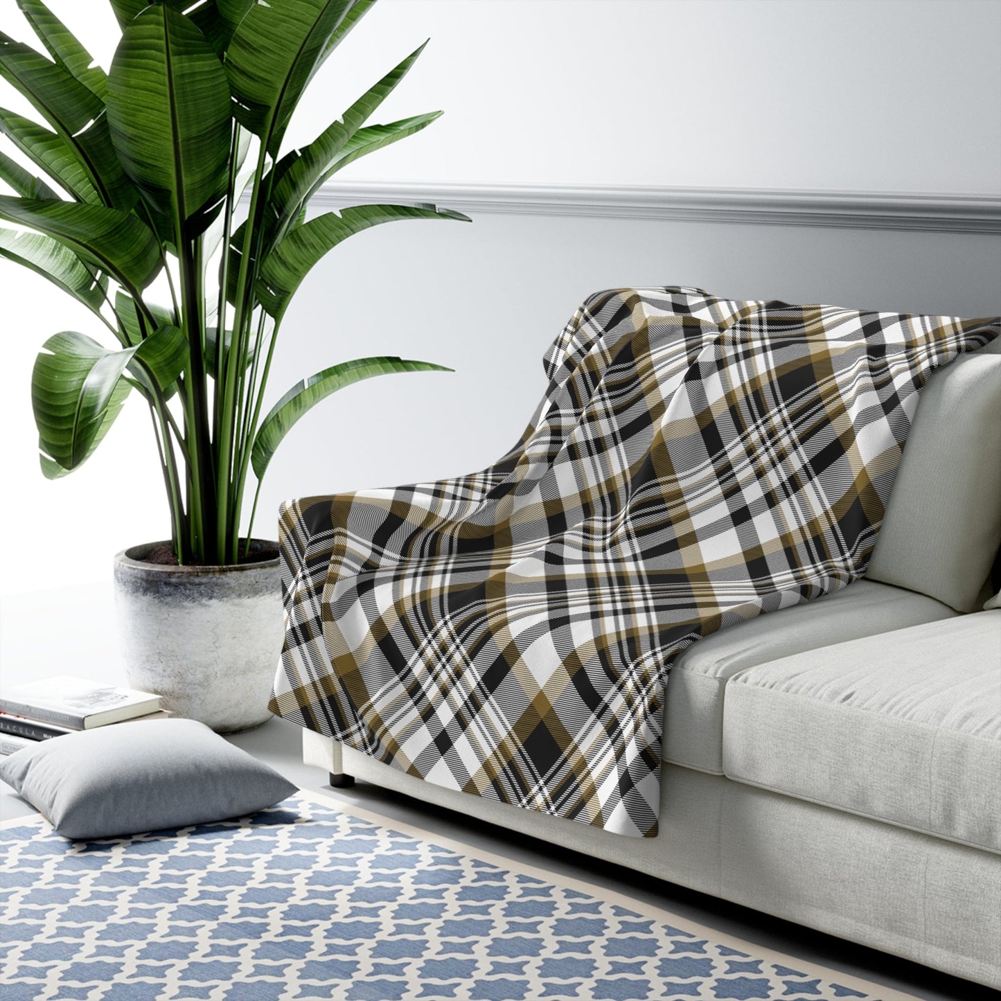 Sherpa Fleece Blanket | Black & Gold | Tartan